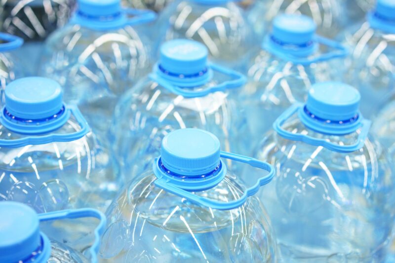 El Impuesto Especial sobre Envases de Plástico No Reciclados entra en vigor en enero